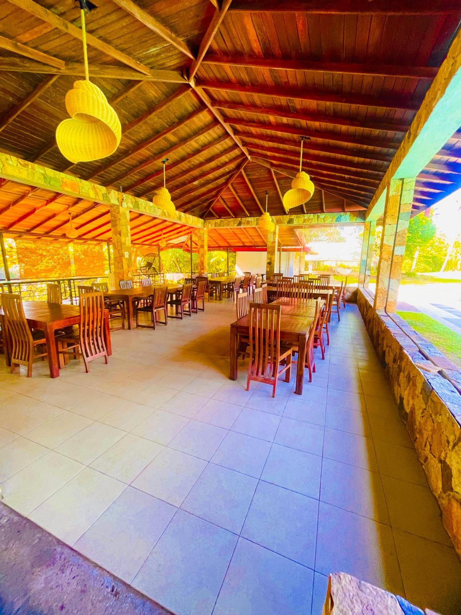 River View Banquet & Resort Wadduwa Kültér fotó