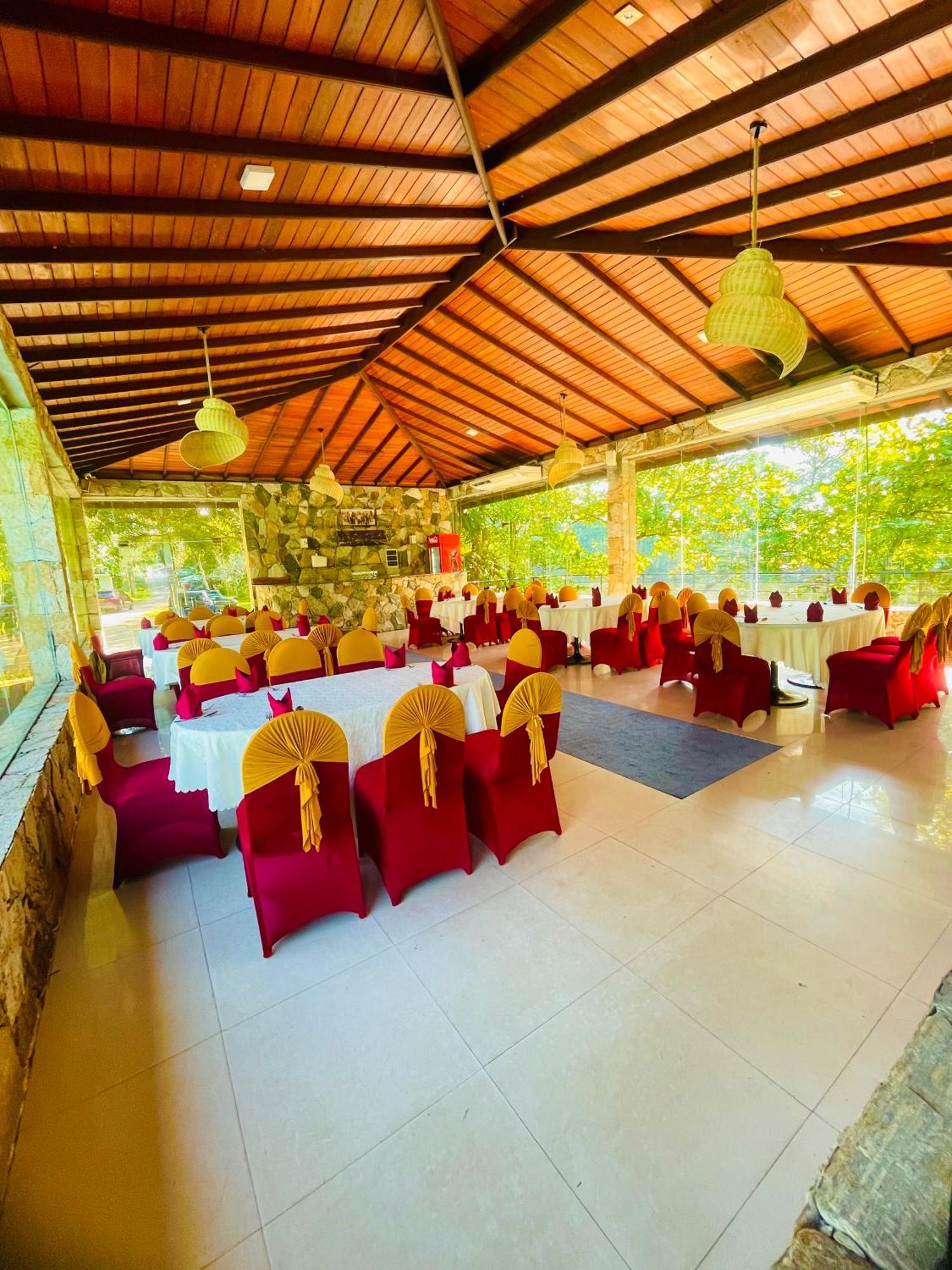 River View Banquet & Resort Wadduwa Kültér fotó