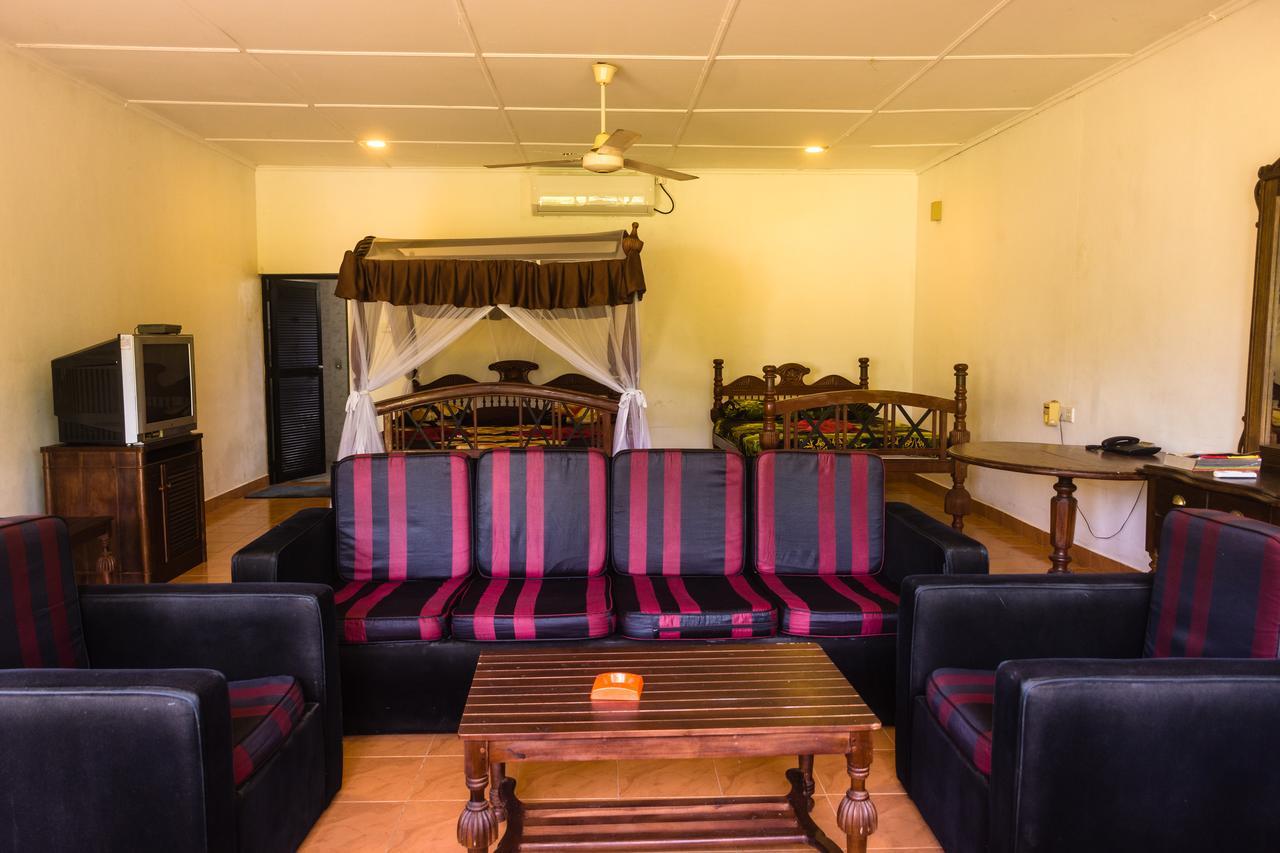 River View Banquet & Resort Wadduwa Kültér fotó